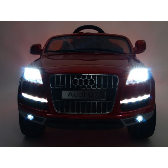 Licenční Audi Q7 s 2.4G dálkovým ovládáním, FM rádiem, odpružením náprav, LED světly, ČERVENÉ