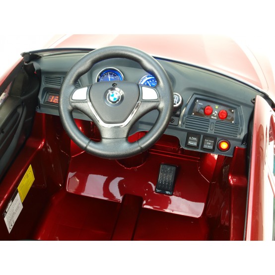 BMW X6 s 2.4G bluetooth dálkovým ovládáním a čalouněnou sedačkou, 12V, LAKOVANÉ VÍNOVOU METALÍZOU