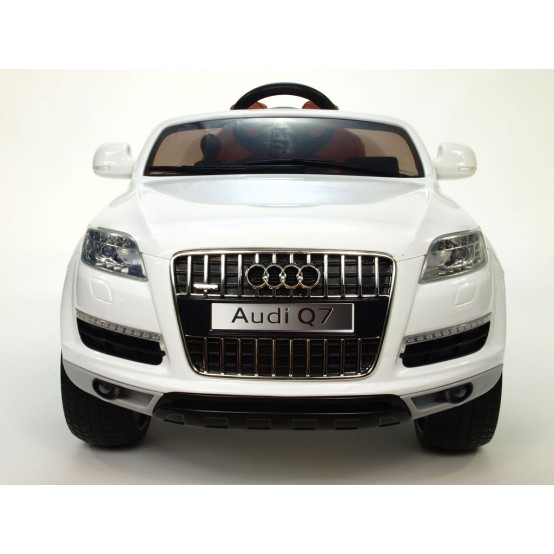 Licenční Audi Q7 s 2.4G dálkovým ovládáním, FM rádiem, odpružením náprav, LED světly, BÍLÉ
