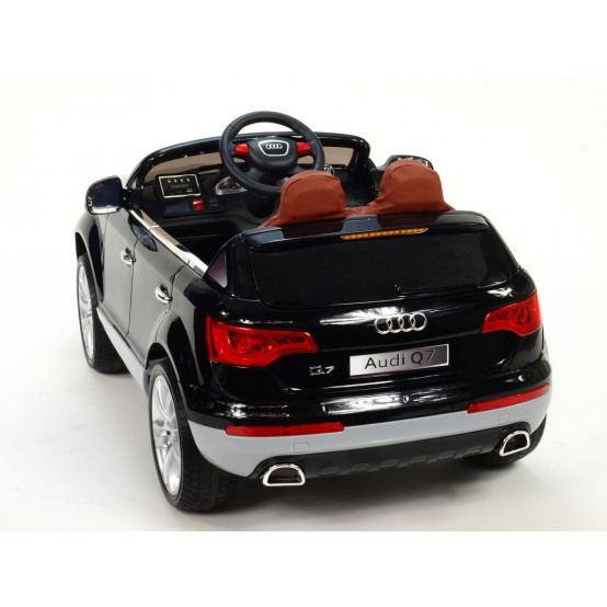 Licenční Audi Q7 s dálkovým ovládáním, FM rádiem, odpružením náprav, LED světly, ČERNÁ, rozbaleno
