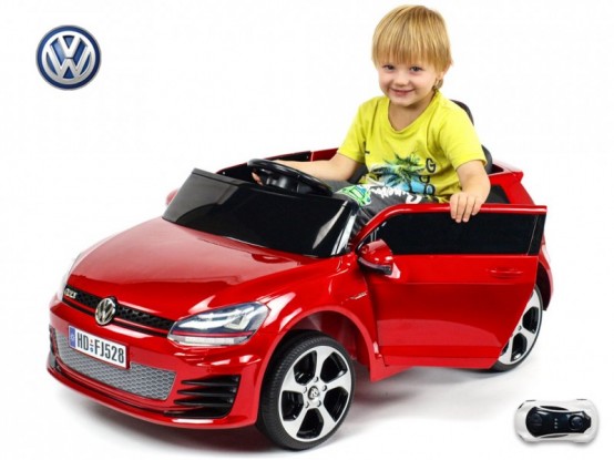 Dětské autíčko Volkswagen Golf GTI New, červené lakované